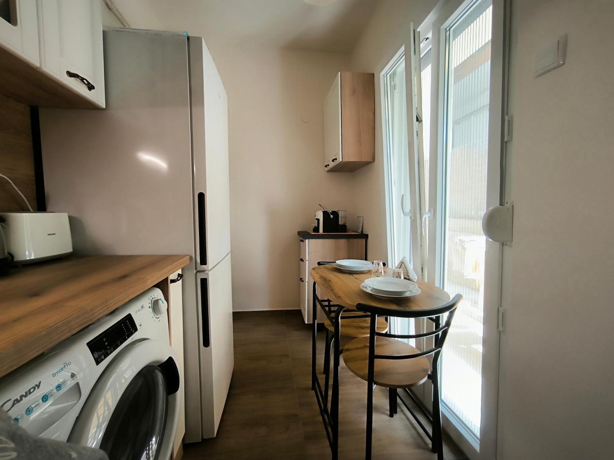 Port View, Veranda, 80 Sqm, Spacious Place For 6 Thessaloníki Exteriör bild